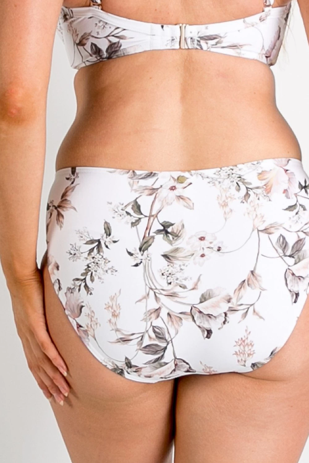 Sunseeker Ariel Ruched Mid Rise Pant 2 Sunseeker Ariel Ruched Mid Rise Pant - Image 2